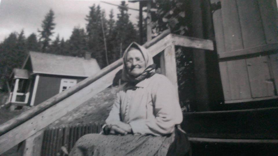 Det här är min farmorsmor Marit. Hon föddes med efternamnet Eriksdotter på Luken den 30/12 1861.
