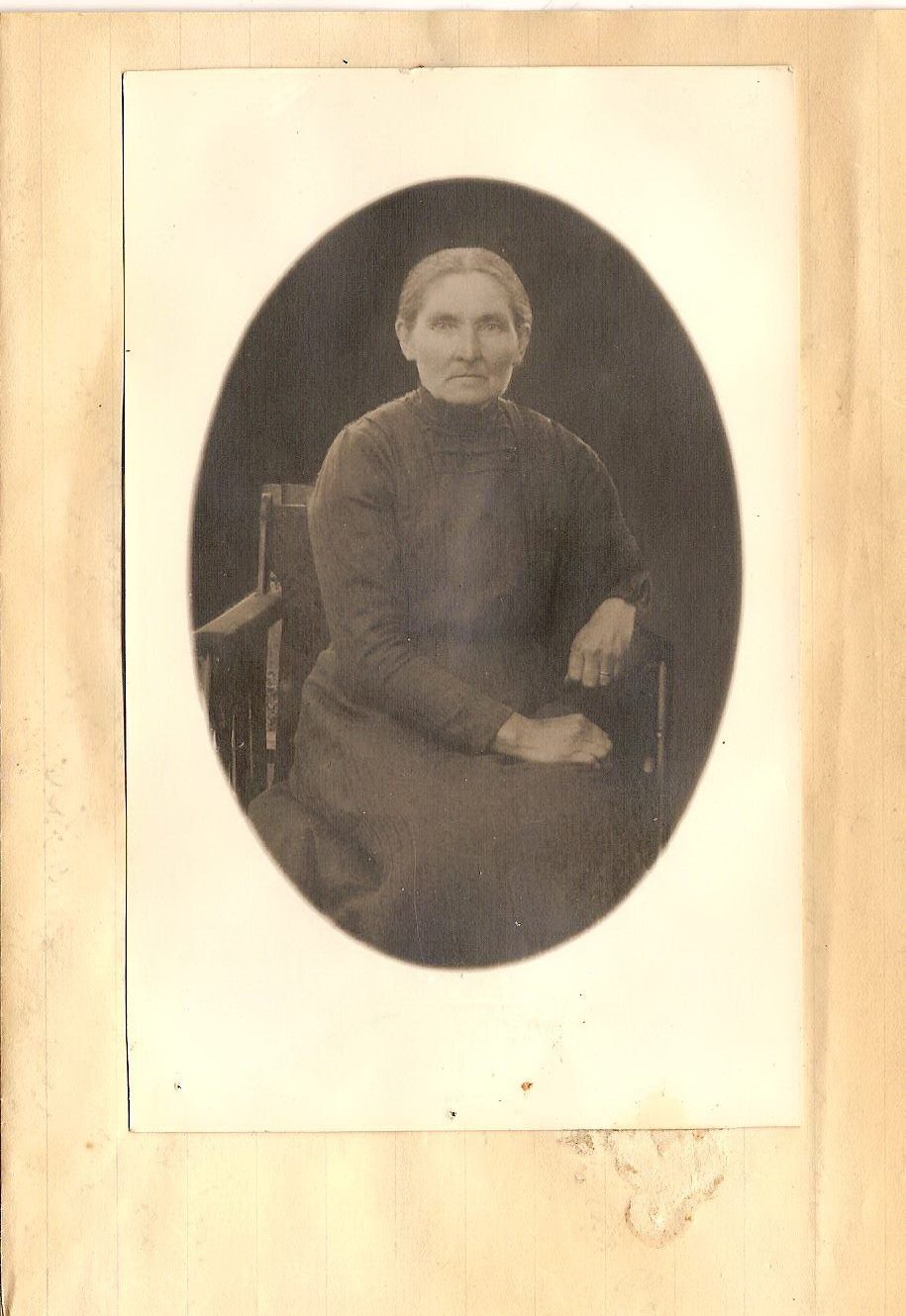 Kristina Jansdotter Riekkinen född 1861 Södra Lekvattnet gift med Harald Andersson från Kronhalla. Bodde på Lomstorp.